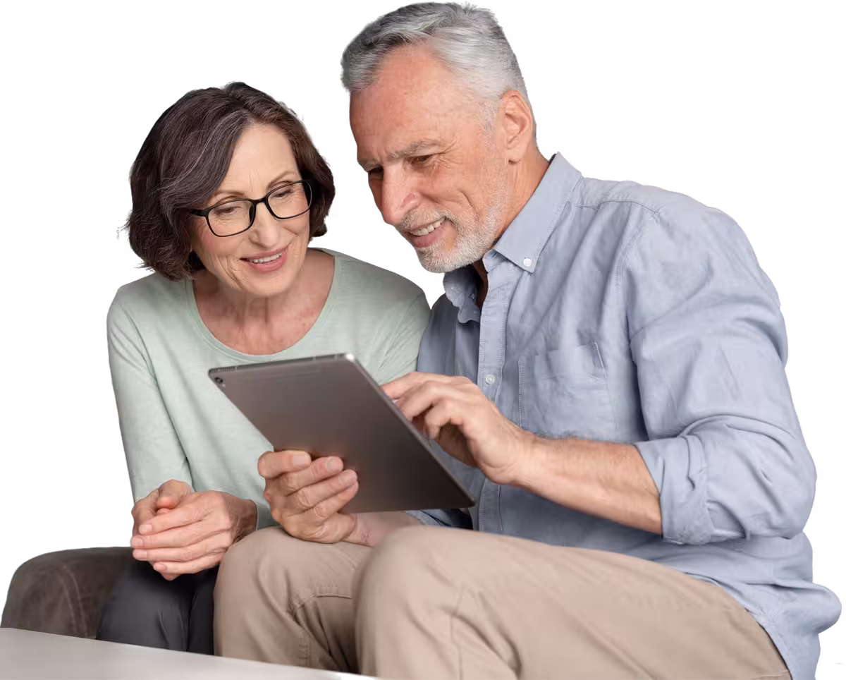 Persona evaluando una opción de consumo